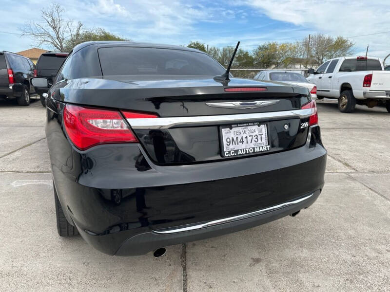2011 Chrysler 200 Limited