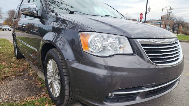 2016 Chrysler Town and Country Touring-L Anniversary Edition
