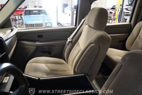 2004 Chevrolet Suburban