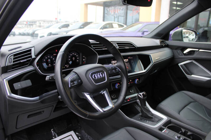 2022 Audi Q3 quattro S line Premium 45 TFSI