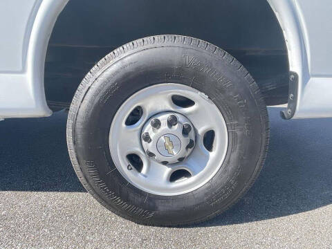 2023 Chevrolet Express 2500