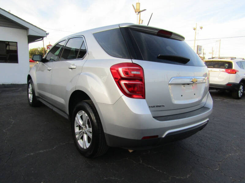 2017 Chevrolet Equinox LS photo 7