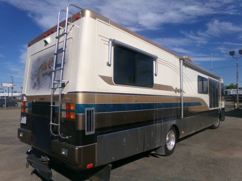 1995 Monaco Safari