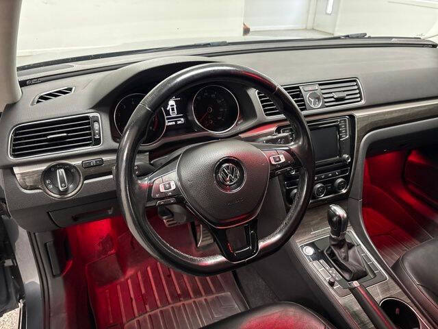 2016 Volkswagen Passat 1.8T SEL Premium