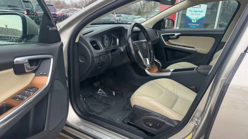 2016 Volvo S60 T5 Inscription Platinum