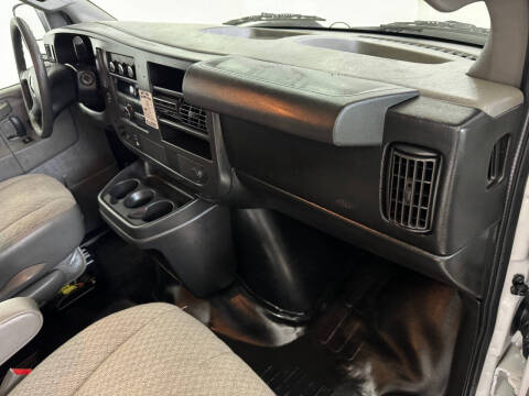 2017 GMC Savana 2500