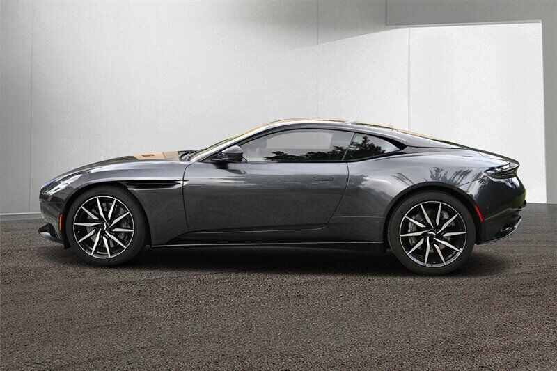 2020 Aston Martin DB11 2