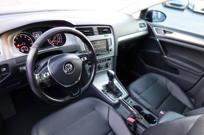 2017 Volkswagen Golf TSI Wolfsburg Edition