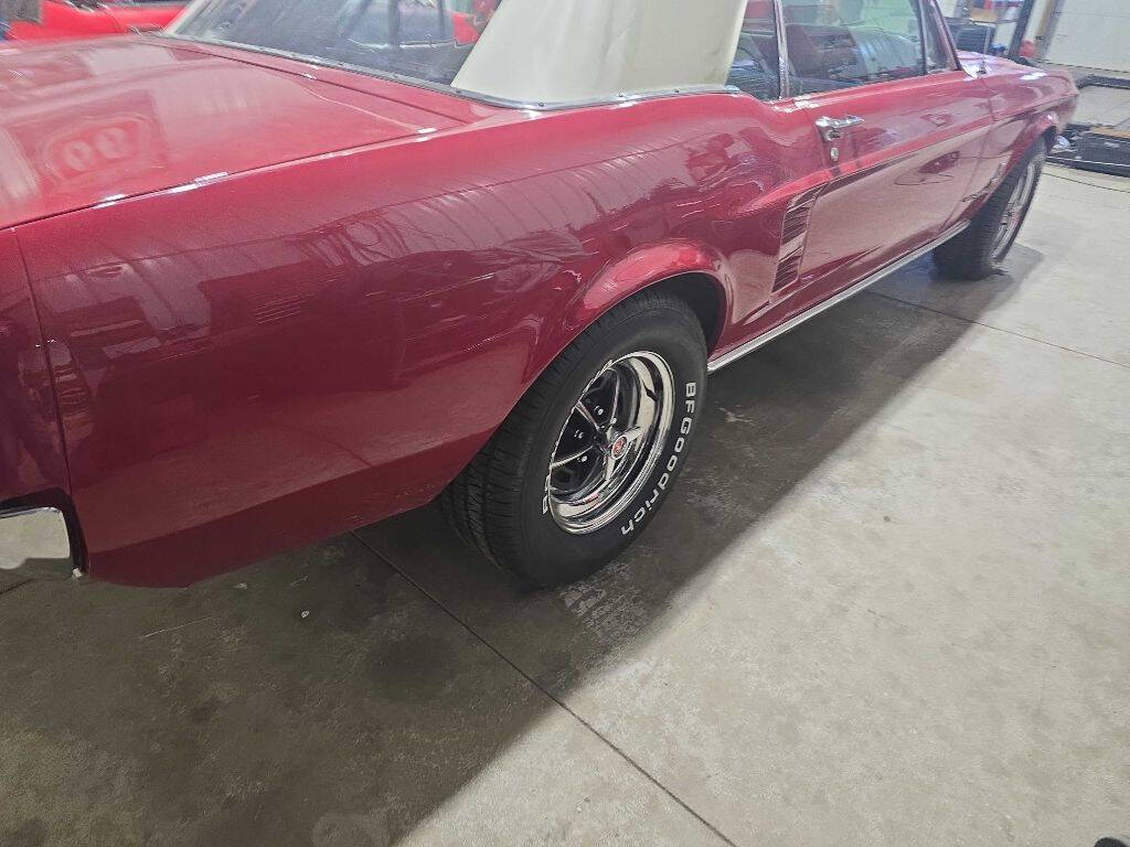 1967 Ford Mustang 17