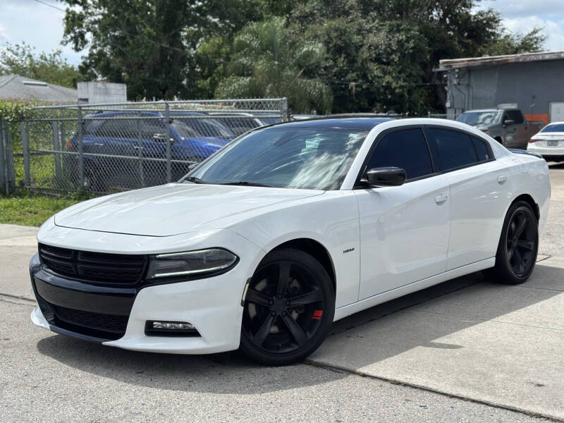 2017 Dodge Charger R/T's photo