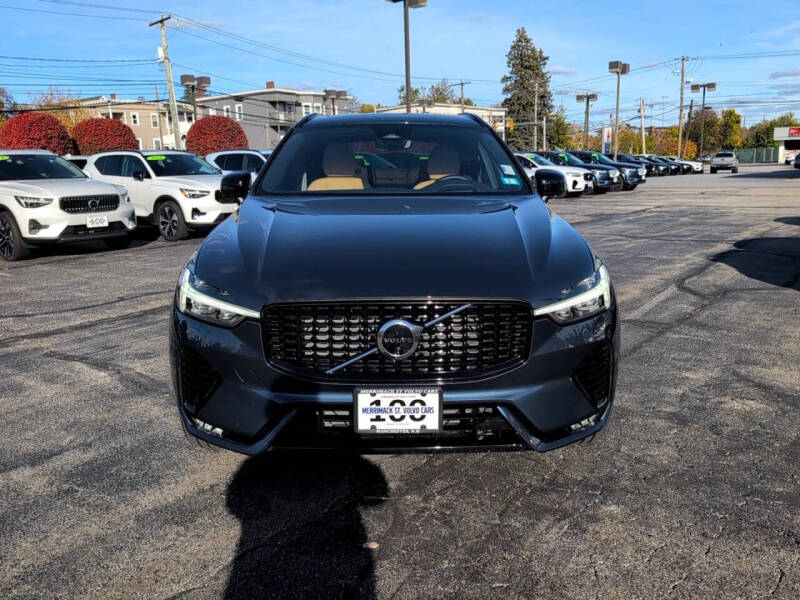 2025 Volvo XC60 B5 Ultra Dark Theme