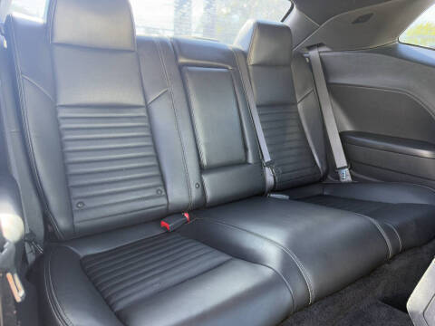 2012 Dodge Challenger SXT