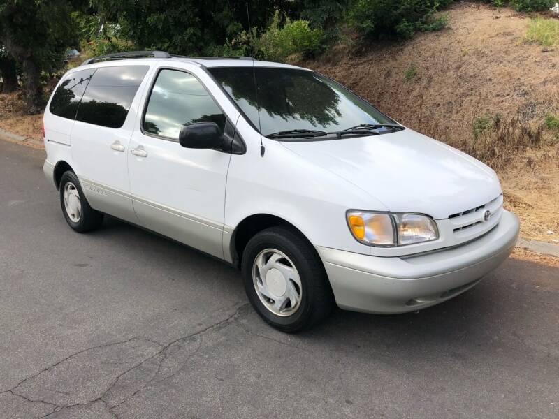 2000 Toyota Sienna for sale at SAN DIEGO AUTO SALES INC in San Diego CA