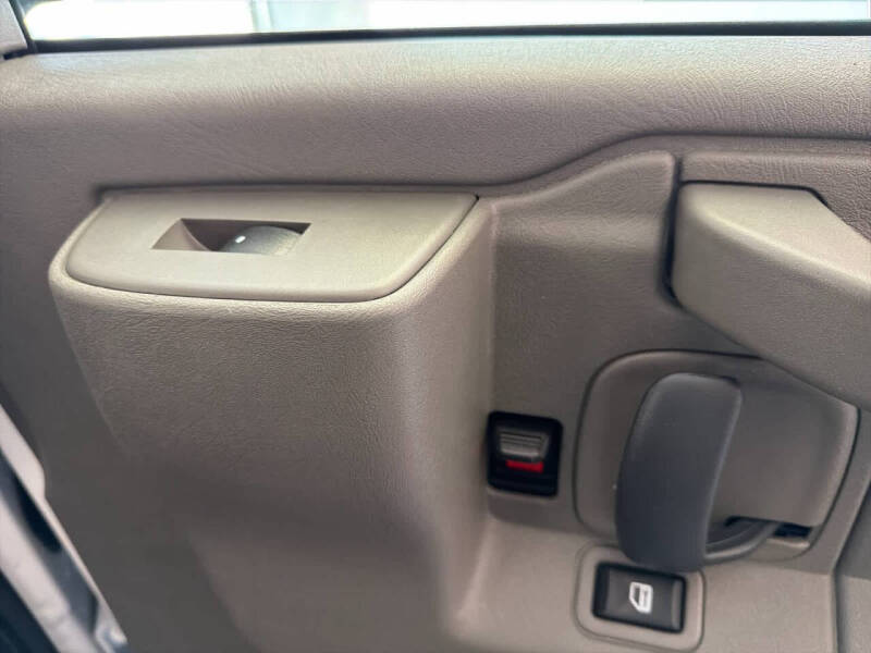 2024 Chevrolet Express 2500