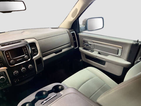 2017 RAM 1500 SLT