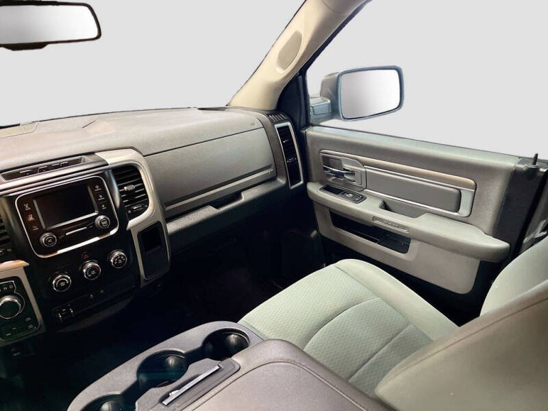 2017 RAM 1500 SLT