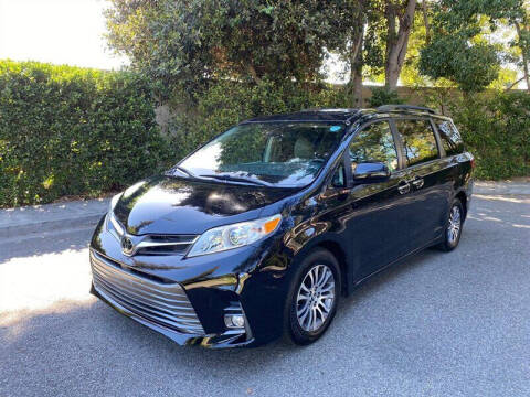 2019 Toyota Sienna for sale at LA AUTO SALES AND LEASING in Tujunga CA