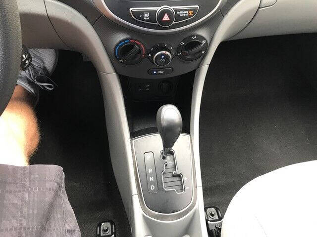 2017 Hyundai Accent SE