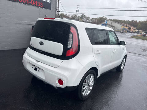 2017 Kia Soul +