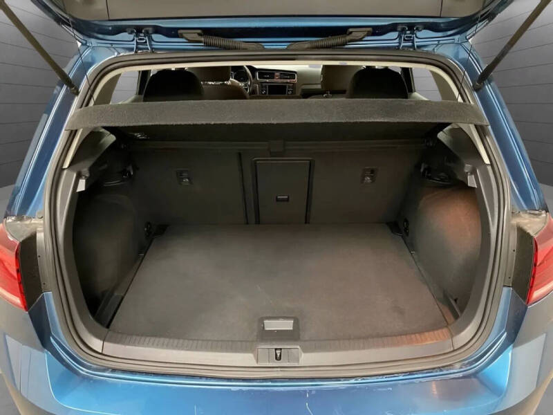 2019 Volkswagen Golf SE