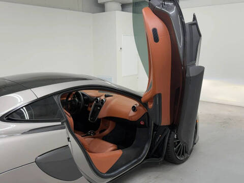 2017 McLaren 570GT