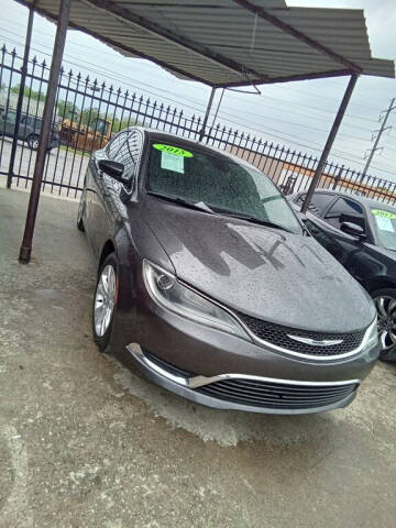 2015 Chrysler 200 for sale at HERMANOS SANCHEZ AUTO SALES LLC in Dallas TX