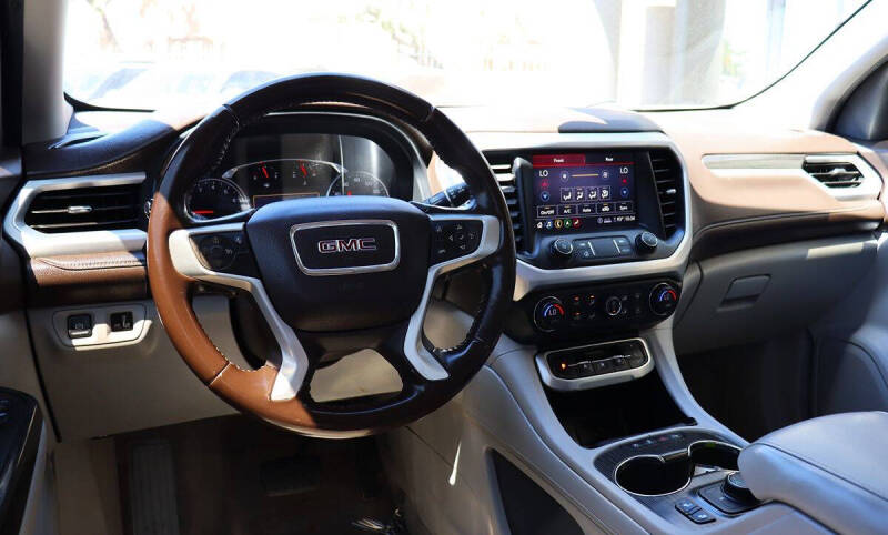 2020 GMC Acadia SLT