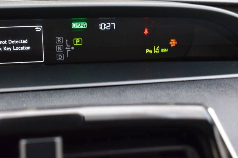 2022 Toyota Prius LE