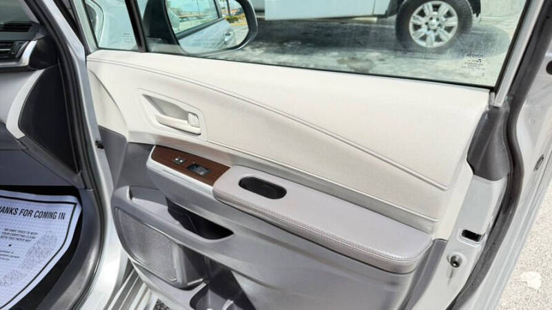 2022 Toyota Sienna LE 8-Passenger