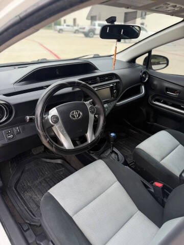 2016 Toyota Prius c One