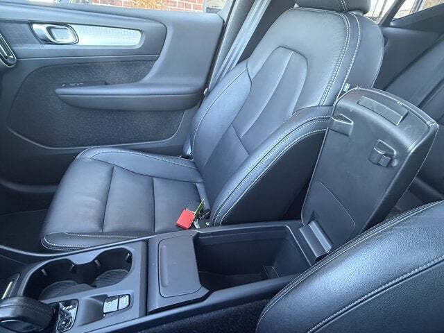 2020 Volvo XC40 T5 Momentum