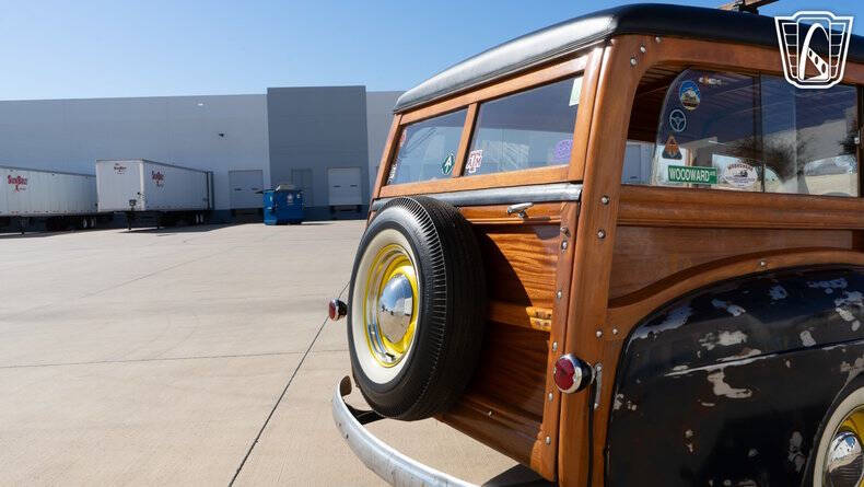 1946 Ford Super Deluxe