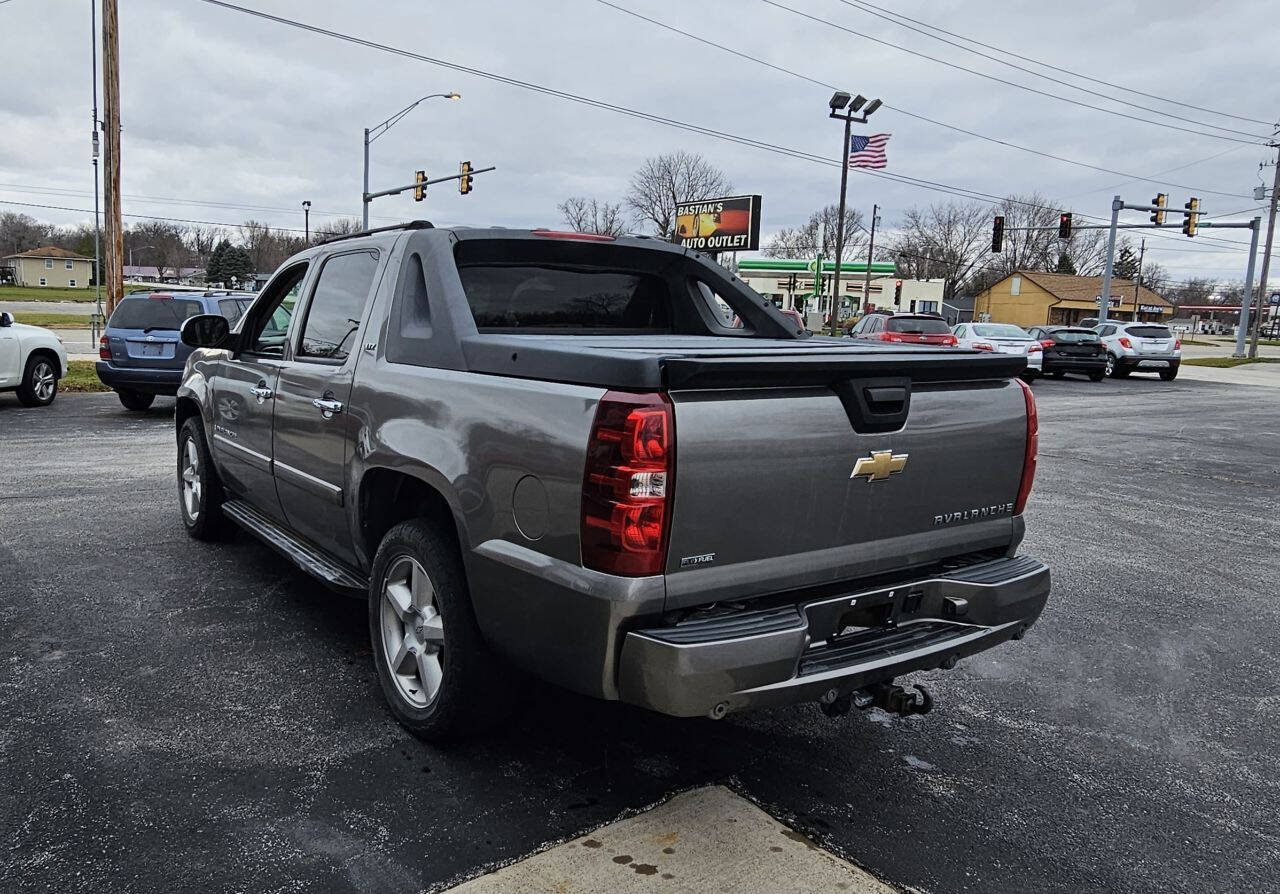 2007 Chevrolet Avalanche for sale at Midwest Auto Loans in Davenport, IA