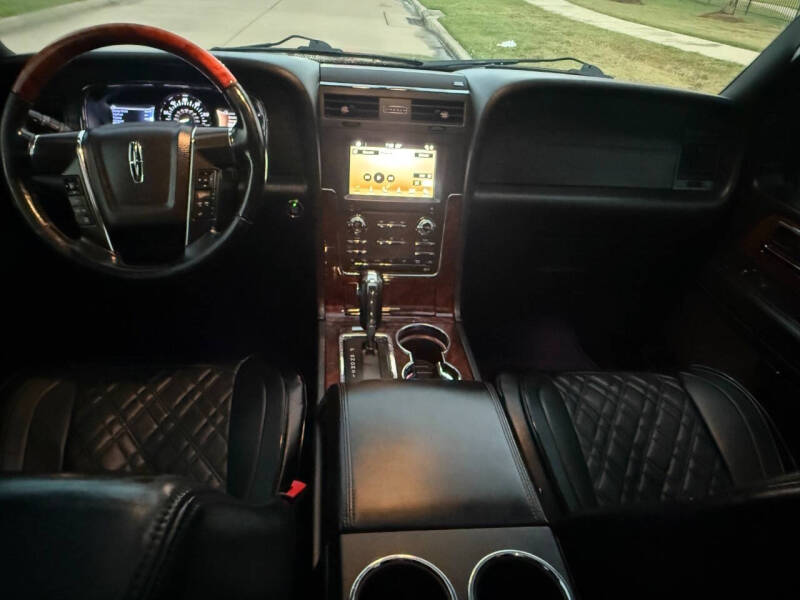 2017 Lincoln Navigator Select