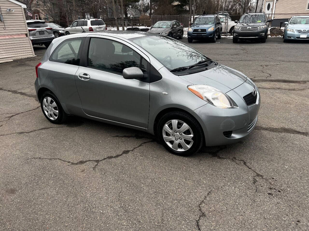 2008 Toyota Yaris Review, Pricing, & Pictures