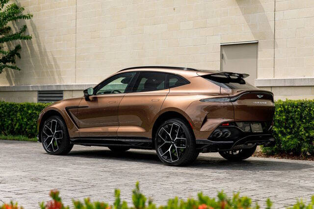 2025 Aston Martin DBX 707