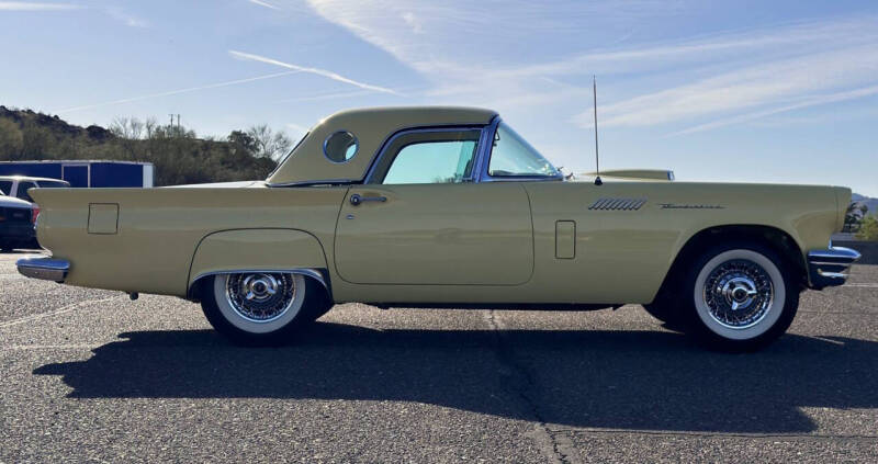 1957 Ford Thunderbird