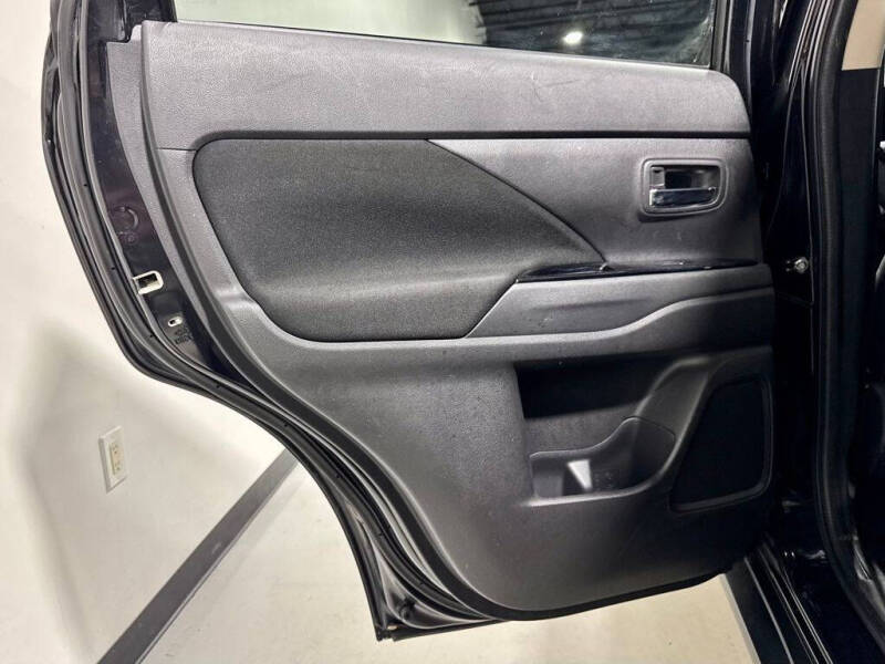 2016 Mitsubishi Outlander SE