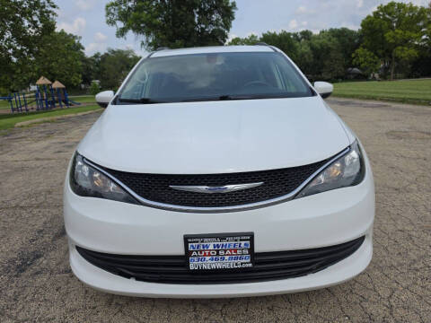 2020 Chrysler Voyager LX