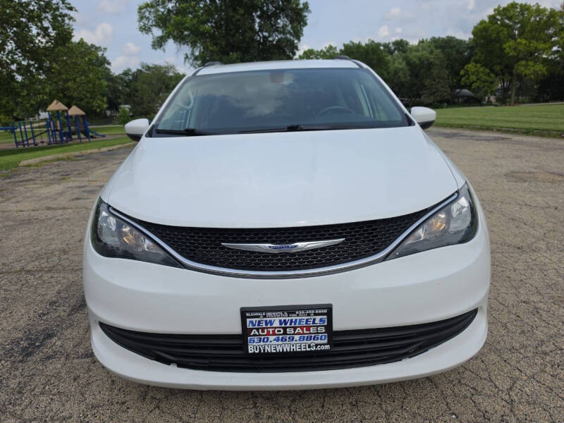2020 Chrysler Voyager LX