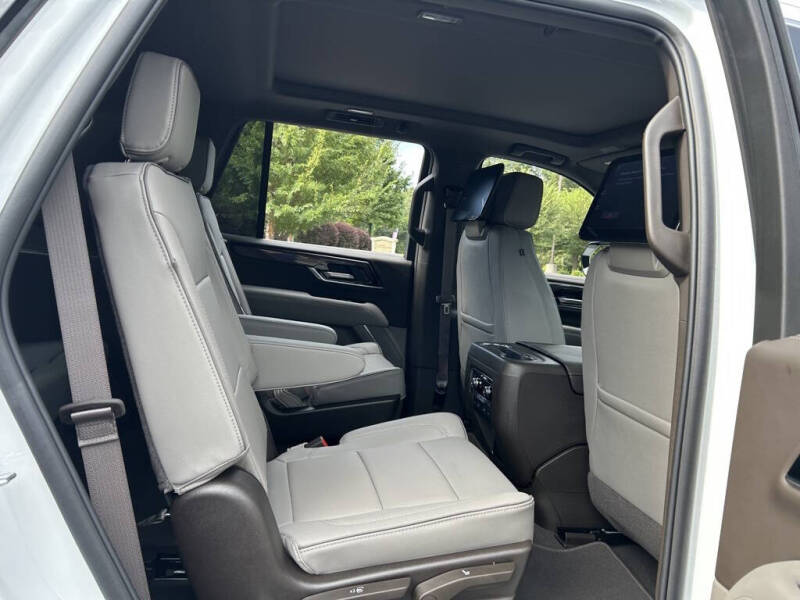 2025 GMC Yukon Elevation