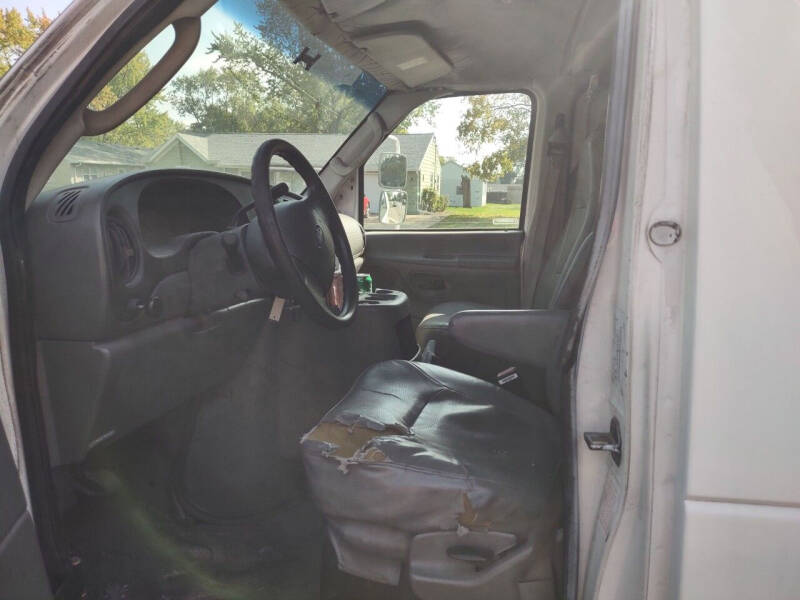 2004 Ford E-Series E-250