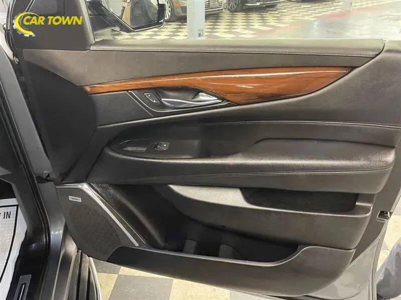 2018 Cadillac Escalade ESV Luxury