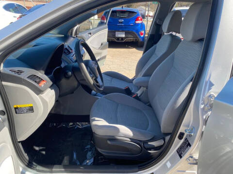 2017 Hyundai Accent SE