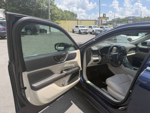 2017 Lincoln Continental Select