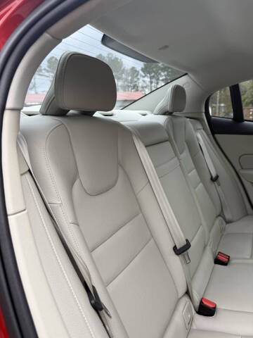 2019 Volvo S60 T6 Momentum