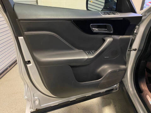 2019 Jaguar F-PACE S