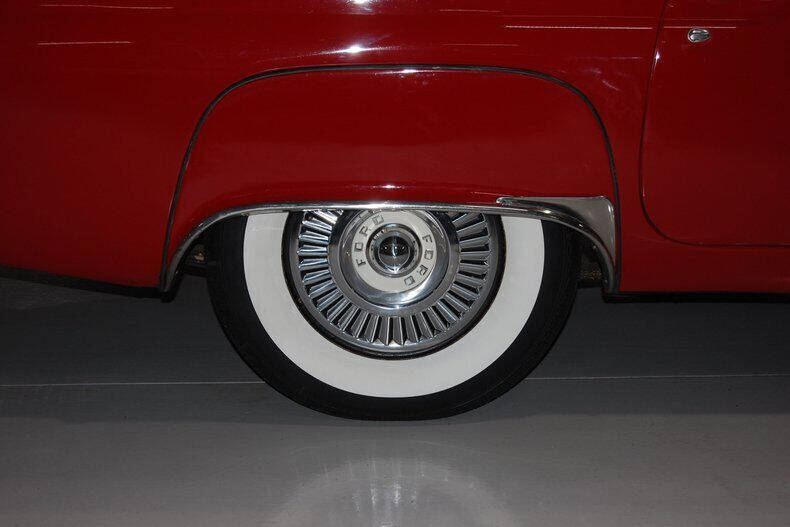 1957 Ford Thunderbird