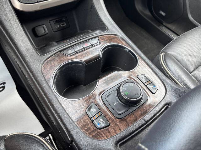 2022 GMC Acadia Denali