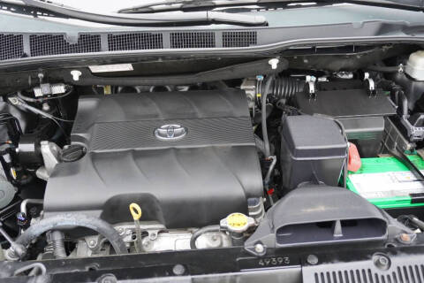 2013 Toyota Sienna LE 7-Passenger Auto Access Seat